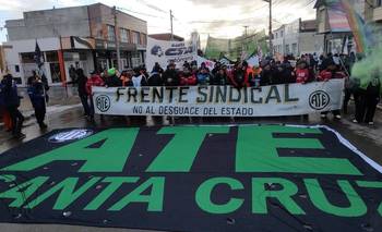 Gremios presionan a Vidal y paralizan las calles de Santa Cruz por 120 horas | Reclamos salariales