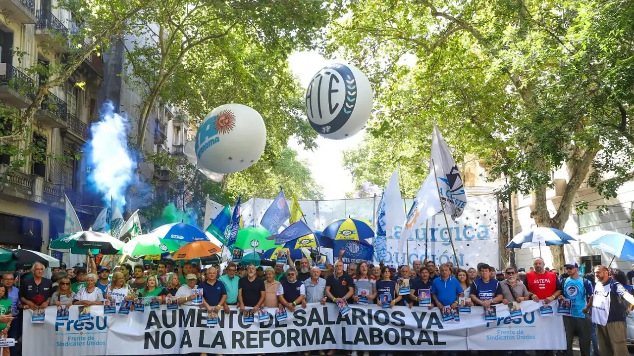 Motosierra: la dotación de trabajadores en el Estado cayó 0,5% en abril