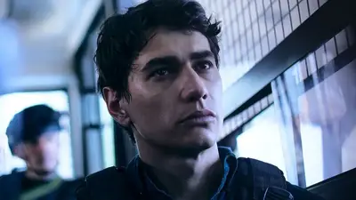 Brilló en La sociedad de la nieve y ahora vuelve a Netflix con una apuesta distópica, ¿de qué se trata? Brilló en La sociedad de la nieve y ahora vuelve a Netflix con una apuesta distópica, ¿de qué se trata?
