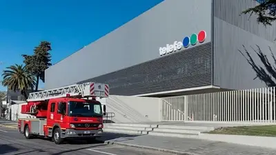 Caos en Telefe: intervención de bomberos tras una emergencia. Caos en Telefe: intervención de bomberos tras una emergencia.