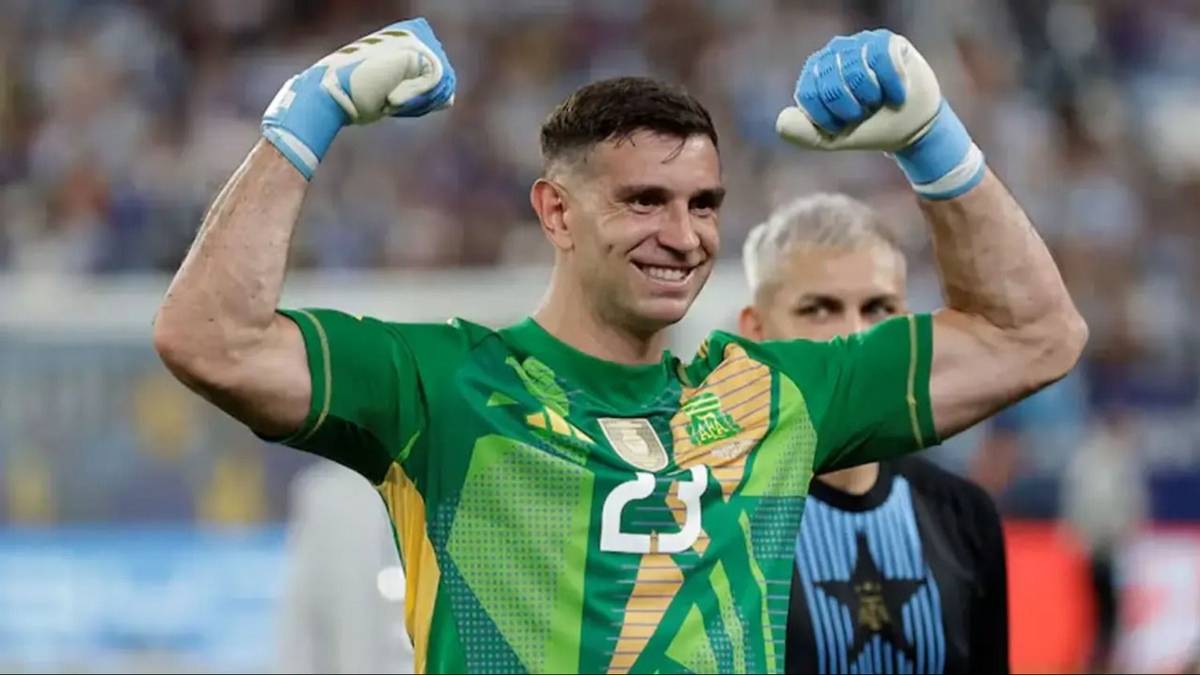 Cuántos mundiales jugó Dibu Martínez con la Selección Argentina