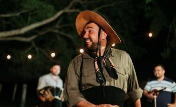 Lázaro Caballero, íntimo: el cantor que lleva la raíz de su tierra al Rex | Música