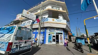 Cinco clínicas clausuradas y dos farmacias: continúan los operativos para desbaratar la red de falsos médicos Cinco clínicas clausuradas y dos farmacias: continúan los operativos para desbaratar la red de falsos médicos