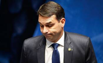 Flávio Bolsonaro se desplomó en las encuestas y pierde por diez puntos contra Lula | Flávio bolsonaro