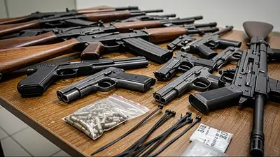“Enano petiso” y “El Javi”: recompensa millonaria para dar con ocho prófugos por tráfico de armas a Chile “Enano petiso” y “El Javi”: recompensa millonaria para dar con ocho prófugos por tráfico de armas a Chile