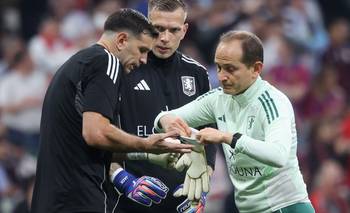 Dibu Martínez se hace estudios en el dedo y hay alarma en la Selección | Selección argentina