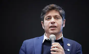 Campaña postmundial: Kicillof encara el desafío de pescar afuera | Elecciones 2027