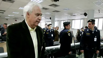 Cerebro de grupo guerrillero griego responsable de campaña de asesinatos sale de la cárcel Cerebro de grupo guerrillero griego responsable de campaña de asesinatos sale de la cárcel