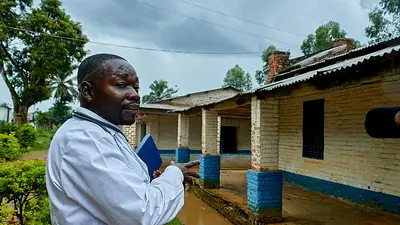 Pacientes con ébola huyen en ataques contra centros de salud en Congo; se dificulta la respuesta Pacientes con ébola huyen en ataques contra centros de salud en Congo; se dificulta la respuesta