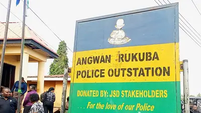 Hombres armados secuestran a 25 personas en dos ataques simultáneos en estado nigeriano de Kwara: policía Hombres armados secuestran a 25 personas en dos ataques simultáneos en estado nigeriano de Kwara: policía