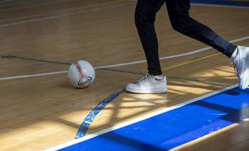 Casi un millón de hogares en España no pueden pagar el deporte de sus hijos | España