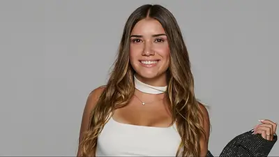 Lola Tomaszeuski Lola Tomaszeuski