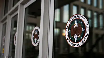 Gobierno de Trump propone que funcionarios federales firmen acuerdos de confidencialidad Gobierno de Trump propone que funcionarios federales firmen acuerdos de confidencialidad