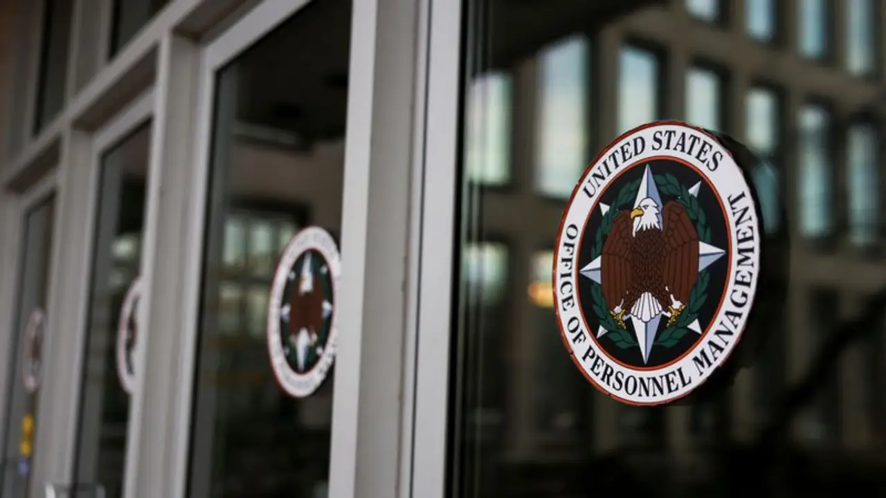 Gobierno de Trump propone que funcionarios federales firmen acuerdos de confidencialidad