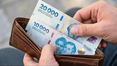Pese a la recesión nacional, el Gobierno de Formosa garantizó el pago de salarios y aguinaldos en la provincia Pese a la recesión nacional, el Gobierno de Formosa garantizó el pago de salarios y aguinaldos en la provincia