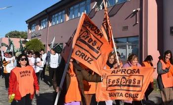 Trabajadores de Salud inician la semana con nuevos paros y apuntan contra Vidal  | Salud