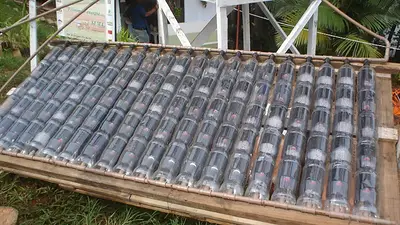 Panel solar con botellas Panel solar con botellas