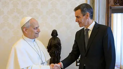 Pedro Sánchez resiste la presión interna en España: descartó adelantar elecciones y blindó a Zapatero Pedro Sánchez resiste la presión interna en España: descartó adelantar elecciones y blindó a Zapatero