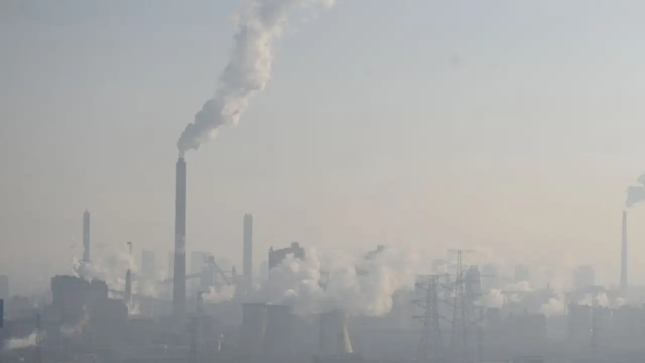 Nuevos parámetros de carbono de China "borraron la mitad" del aumento de emisiones, según informe
