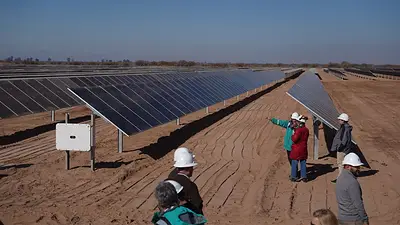El Parque Solar El Quemado, el más grande del país, se consolida como una obra clave para el desarrollo energético argentino El Parque Solar El Quemado, el más grande del país, se consolida como una obra clave para el desarrollo energético argentino