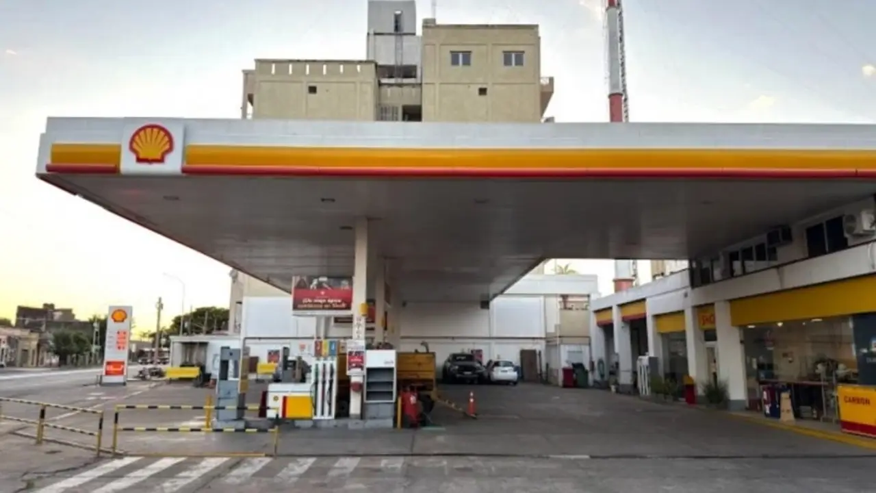 Crisis y derrumbe del consumo: cierra una estación de servicio en Corrientes tras más de 30 años de actividad