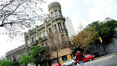 La Torre Fantasma de La Boca: cuál es la historia detrás del enigmático edificio del bajo porteño La Torre Fantasma de La Boca: cuál es la historia detrás del enigmático edificio del bajo porteño