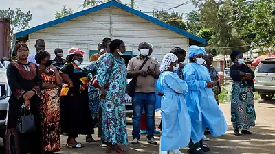OMS pide que tratamientos y vacunas contra ébola se prueben en ensayos clínicos durante brote Bundibugyo OMS pide que tratamientos y vacunas contra ébola se prueben en ensayos clínicos durante brote Bundibugyo