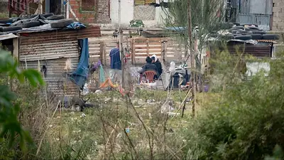 Dos de cada tres hogares de Santa Fe son pobres o vulnerables: un informe alertó sobre el deterioro social en la provincia Dos de cada tres hogares de Santa Fe son pobres o vulnerables: un informe alertó sobre el deterioro social en la provincia