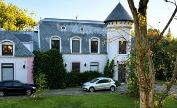 Así es la casa de la China Suárez estilo medieval en un country de Buenos Aires | Televisión 