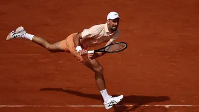 Brasileño Fonseca elimina a Djokovic en Roland Garros y pone fin a su sueño de 25 Grand Slams Brasileño Fonseca elimina a Djokovic en Roland Garros y pone fin a su sueño de 25 Grand Slams