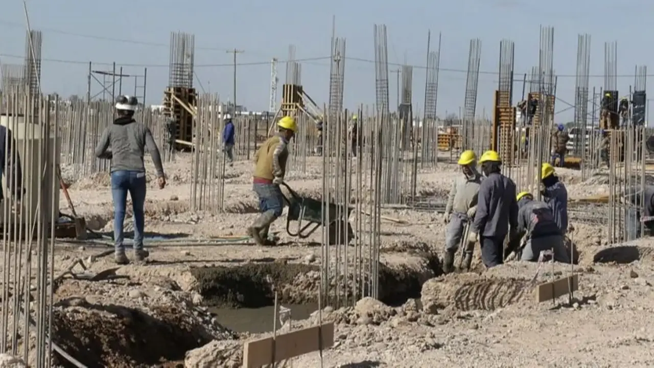 Más empleo en Formosa: aumentó un 5,2% del empleo en la construcción pese a la paralización de la obra nacional
