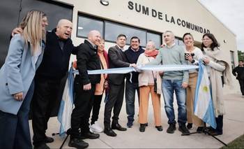 Con escrituras, educación y obras, Kicillof llevó nuevas inversiones a Mar Chiquita | Axel kicillof 