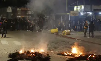 Piden Justicia por Agostina:  balas de goma y gases lacrimógenos a familiares | Policiales