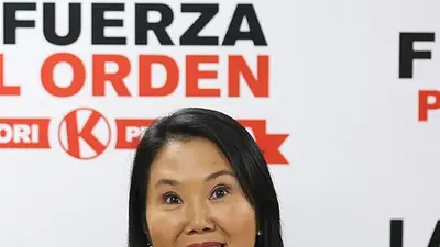 Fujimori aventaja a Sánchez con estrecho margen a una semana del balotaje presidencial en Perú-sondeos Fujimori aventaja a Sánchez con estrecho margen a una semana del balotaje presidencial en Perú-sondeos