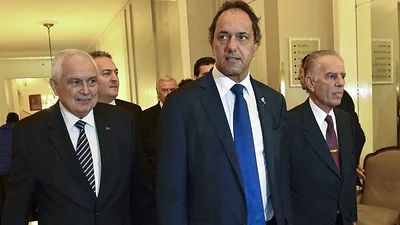 Scioli emitirá deuda en dólares con legislación Nueva York Scioli emitirá deuda en dólares con legislación Nueva York