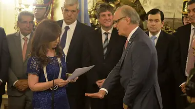 Gollán: "El sector público es el que sostiene el sistema de salud en Argentina" Gollán: "El sector público es el que sostiene el sistema de salud en Argentina"