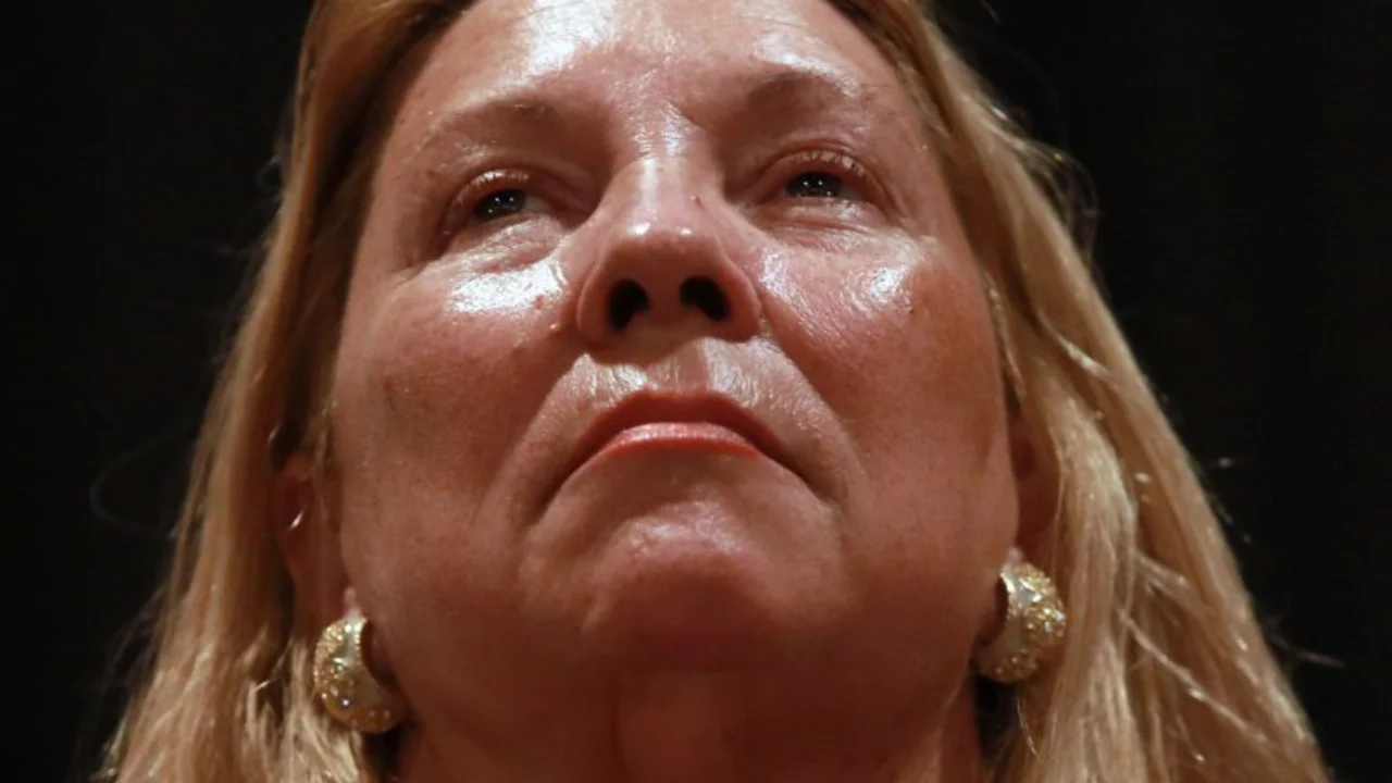 Tras la audiencia con Cristina, Carrió advirtió al Papa: "¡No me defraude,Francisco!"
