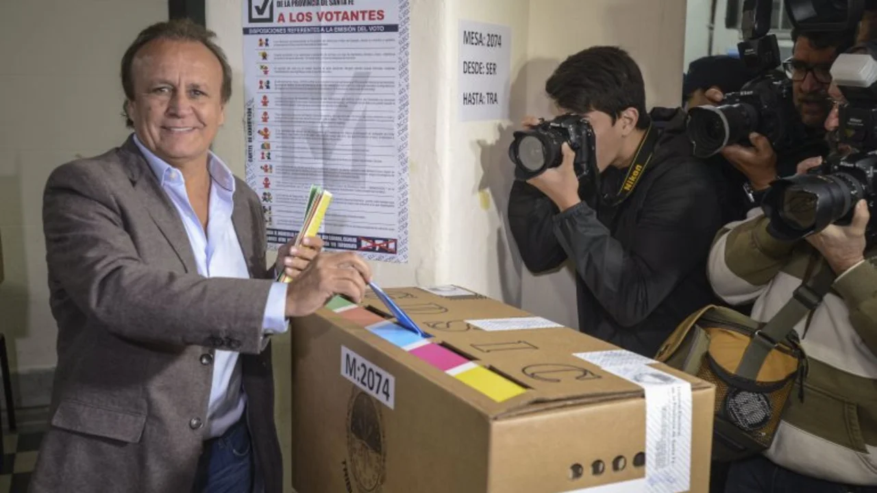 Elecciones en Santa Fe: los candidatos votaron y renovaron acusaciones a sus adversarios