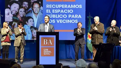 Scioli dice que en la oposición "hay alternativas" que generan "incertidumbre" Scioli dice que en la oposición "hay alternativas" que generan "incertidumbre"