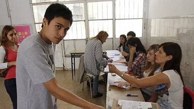 Organizan capacitaciones para los chicos que votan por primera vez Organizan capacitaciones para los chicos que votan por primera vez
