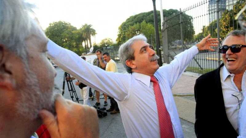 Aníbal volvió a la carga: "Hay 20 intendentes a los que le pidieron que escondan nuestras boletas"