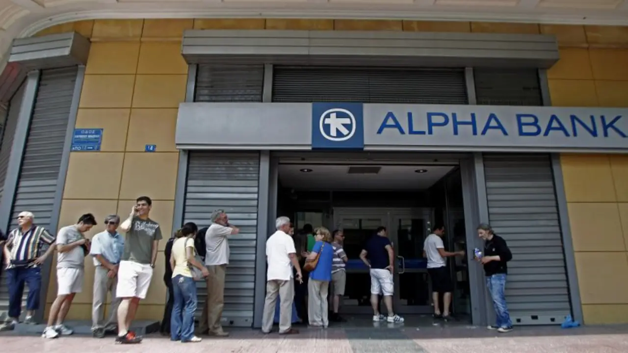 Grecia: Standard & Poor's advierte que el país caerá en default en seis meses