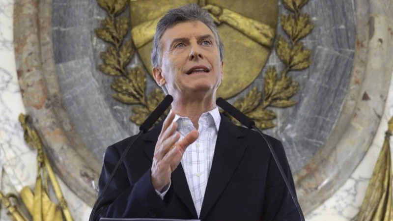 A seis meses de su asunción, Macri perdería en una eventual segunda vuelta