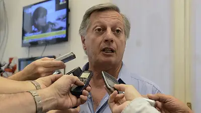 Imputaron a Aranguren por la compra de gas a Chile Imputaron a Aranguren por la compra de gas a Chile