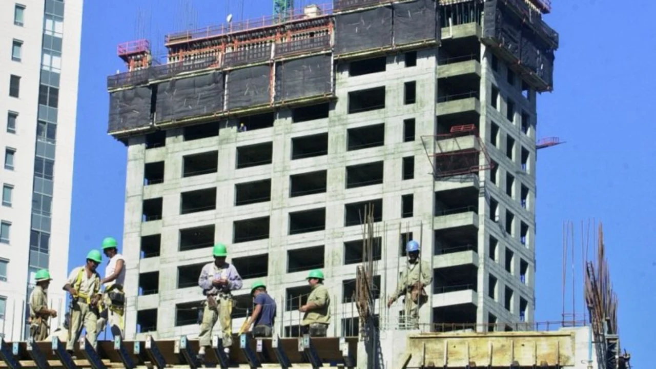 Récord: en seis meses, se destruyeron más de 26 mil puestos de trabajo privado