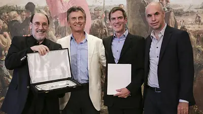Increíble: ahora Lopérfido está "shockeado" por la frase de Guillermo Moreno sobre Videla y Macri Increíble: ahora Lopérfido está "shockeado" por la frase de Guillermo Moreno sobre Videla y Macri