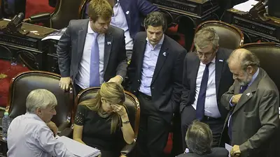 Cambiemos aprobó un dictamen para que la Justicia allane el domicilio de De Vido Cambiemos aprobó un dictamen para que la Justicia allane el domicilio de De Vido