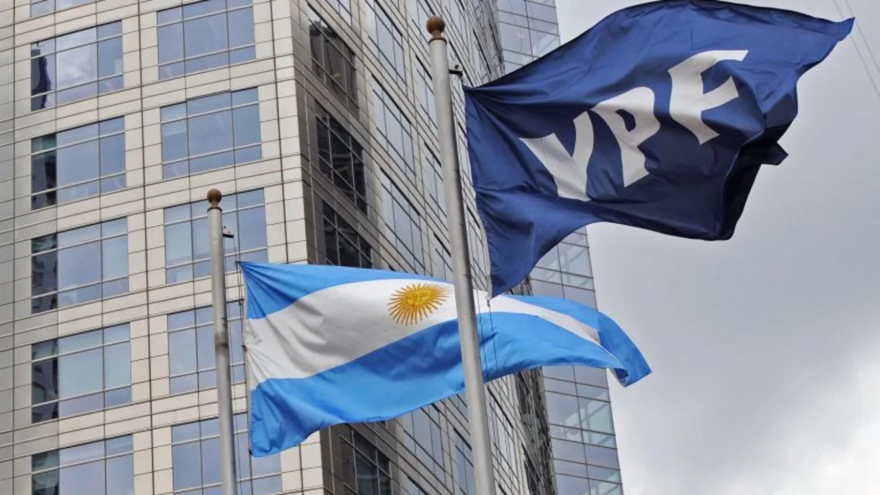 Operativo sorpresa en YPF por la denuncia contra Aranguren