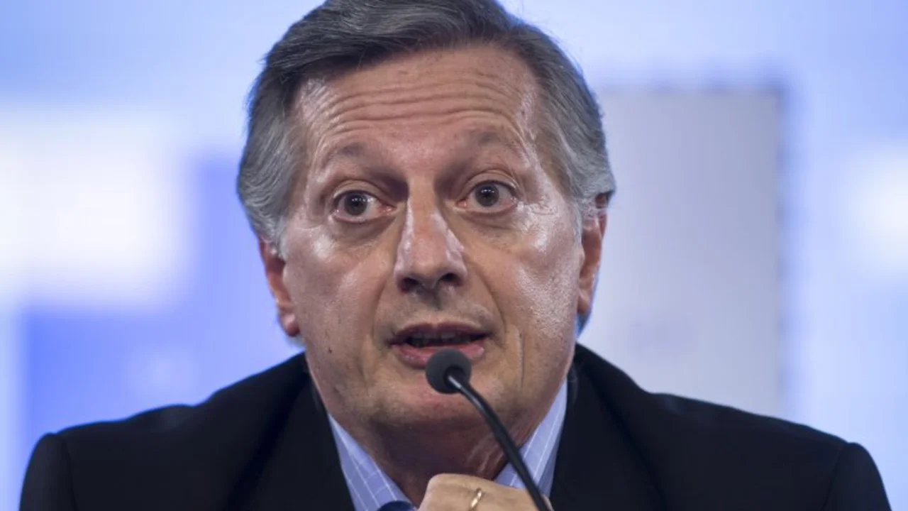 Compra de gas a Chile: nuevos allanamientos por la denuncia contra Aranguren