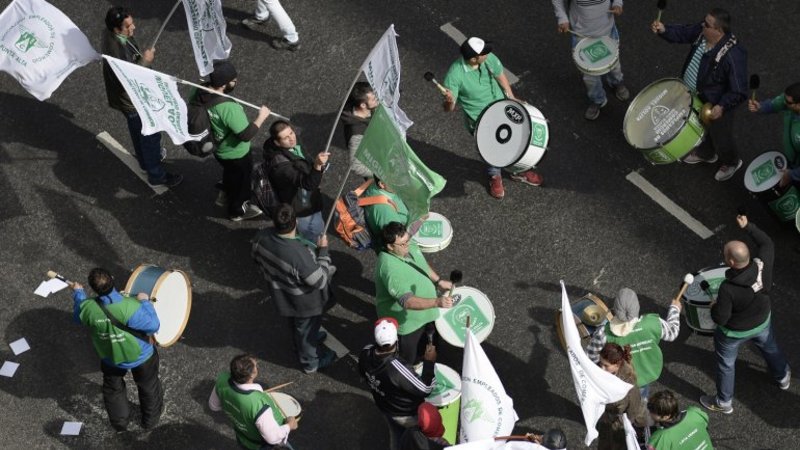 Se tensa el conflicto con Camioneros: ahora adhieren los recolectores de residuos